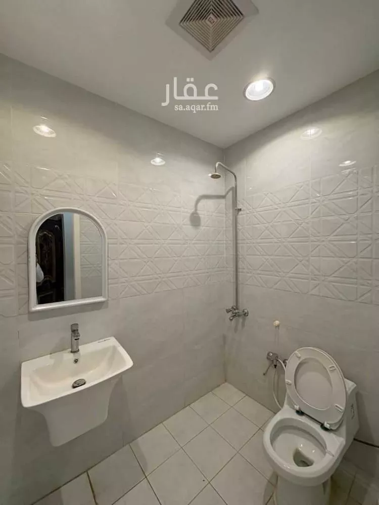 شقة للإيجار في شارع ابو الحسن الحصري, حي العليا, مدينة الاحساء, المنطقة الشرقية