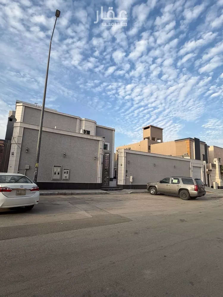 فيلا للبيع في شارع إبراهيم القوصي, حي العزيزية, مدينة الرياض, منطقة الرياض صورة 2