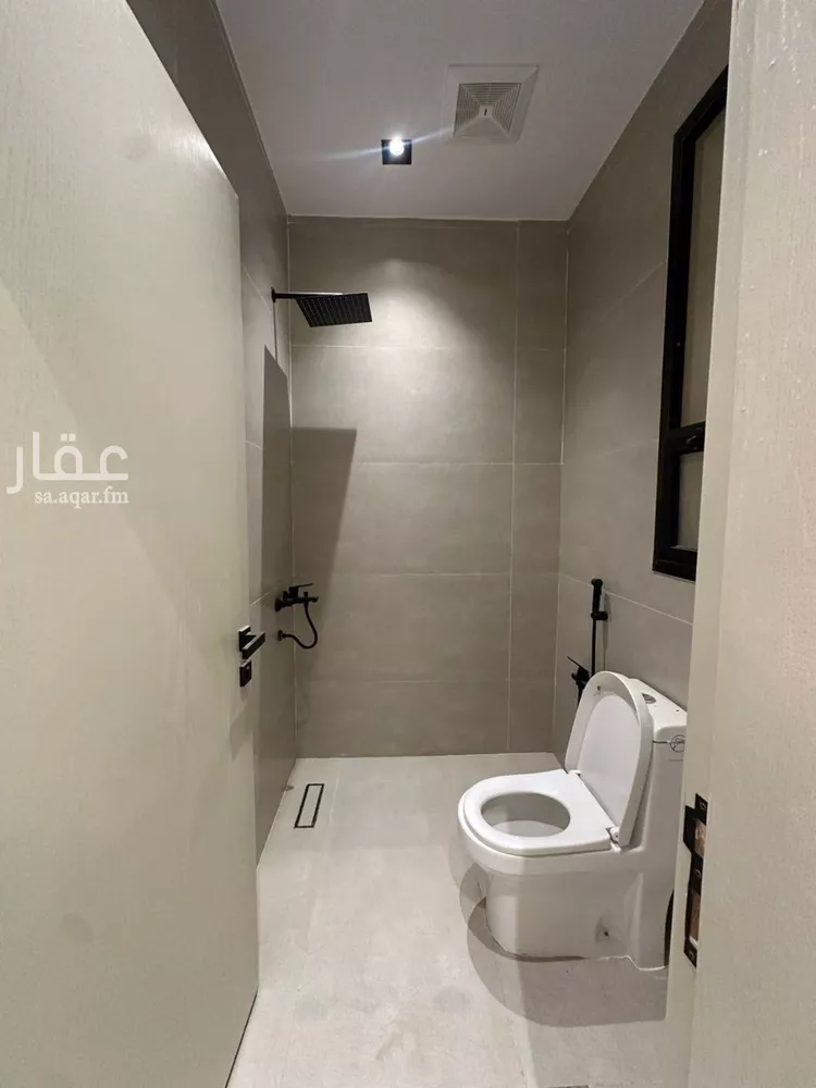 Floor for Rent in Riyadh Al Janadriyah صورة 3