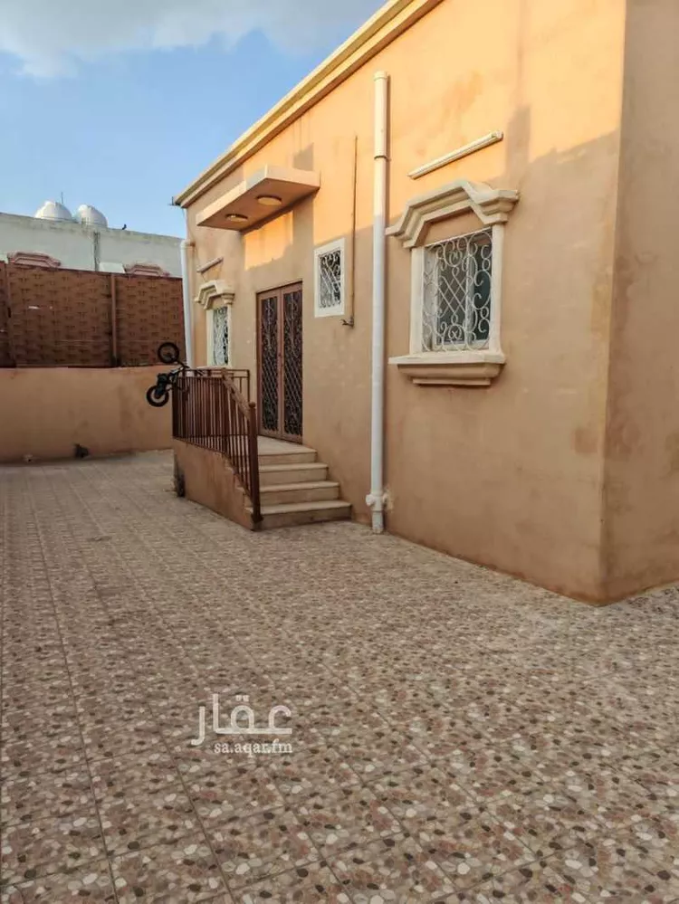 Floor for Rent in Muhayil Al Dars 7