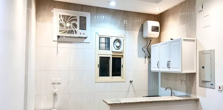 شقة للإيجار في شارع أبي عبدالله الزواوي, حي العزيزية, مدينة الرياض, منطقة الرياض صورة 5