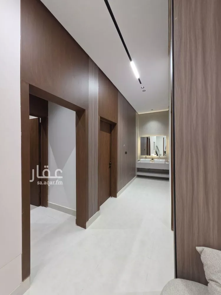 دور للبيع في شارع القرشي, حي عكاظ, مدينة الرياض, منطقة الرياض 12
