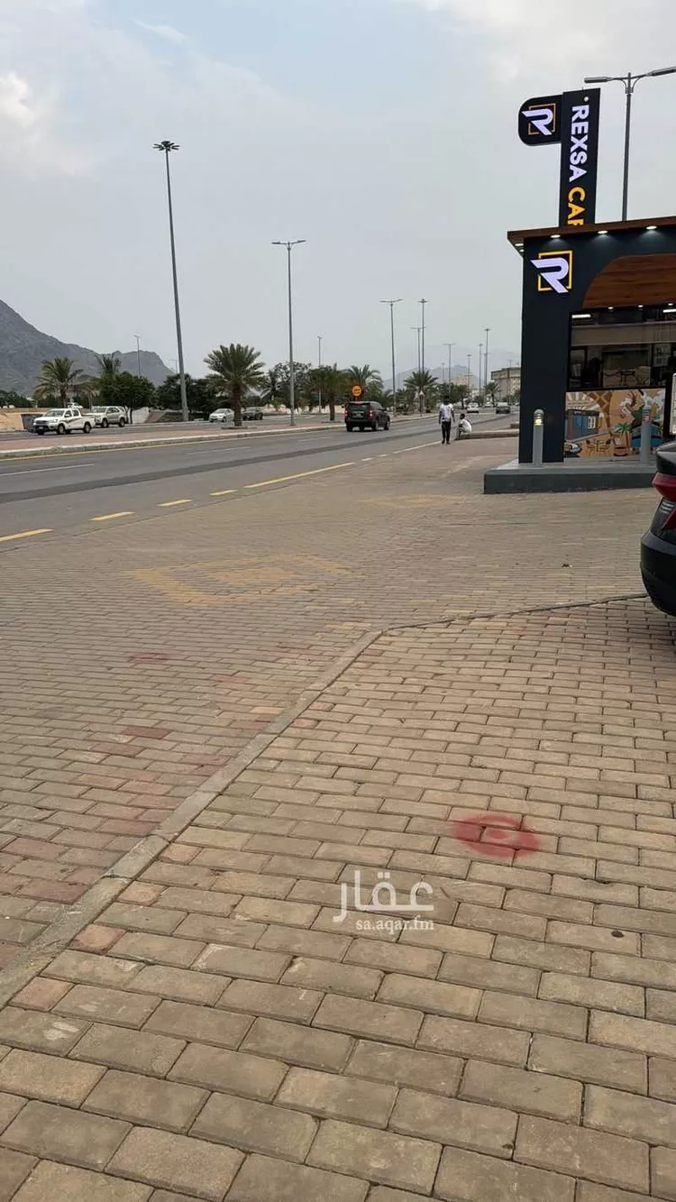 أرض للإيجار في حي الحيلة الغربي ، محايل