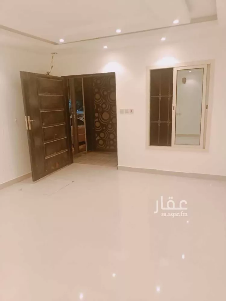 فيلا للإيجار في شارع عبدالخالق بن شبلون, حي ظهرة لبن, مدينة الرياض, منطقة الرياض صورة 5