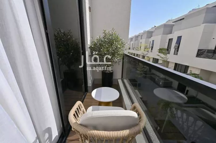 Greenfields compound 11