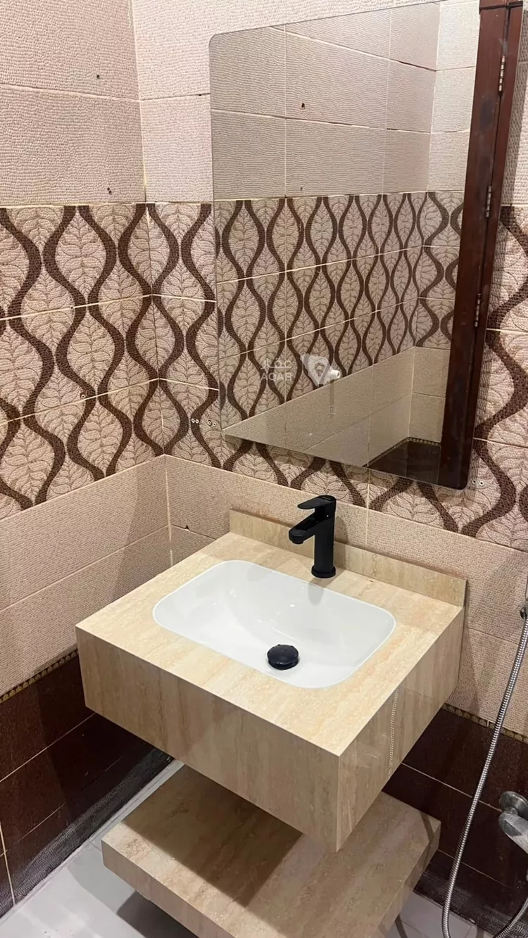 Floor for Rent in Riyadh Al Arid 11