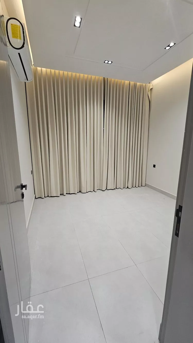 فيلا للبيع في شارع عمر الهواري, حي القيروان, مدينة الرياض, منطقة الرياض صورة 3