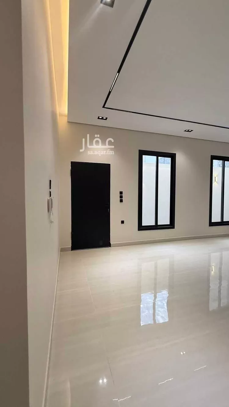 Floor for Sale in Riyadh Al Janadriyah 30