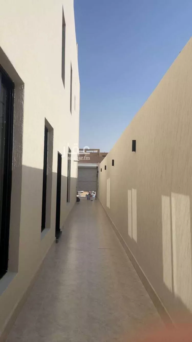 Floor for Sale in Riyadh Al Janadriyah 18