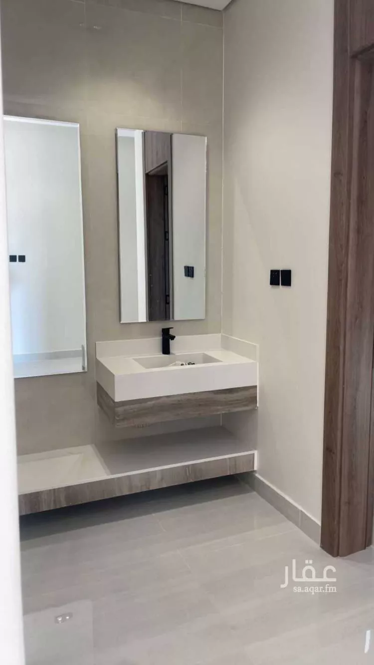 Floor for Sale in Riyadh Al Janadriyah 16