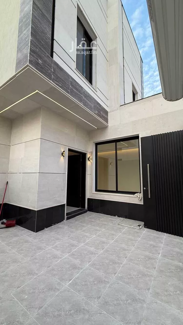 Floor for Sale in Riyadh Al Janadriyah 20
