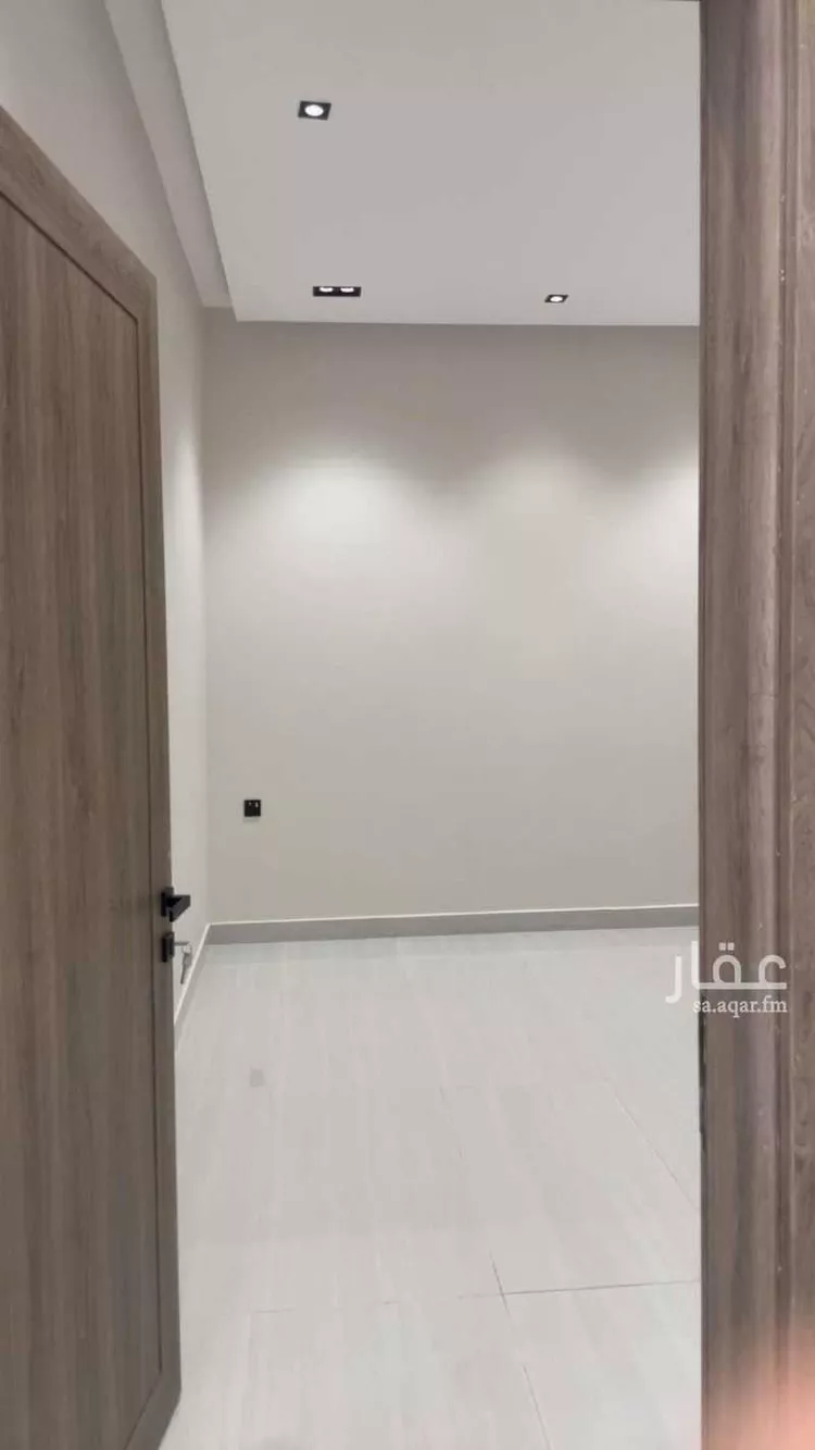 Floor for Sale in Riyadh Al Janadriyah 13