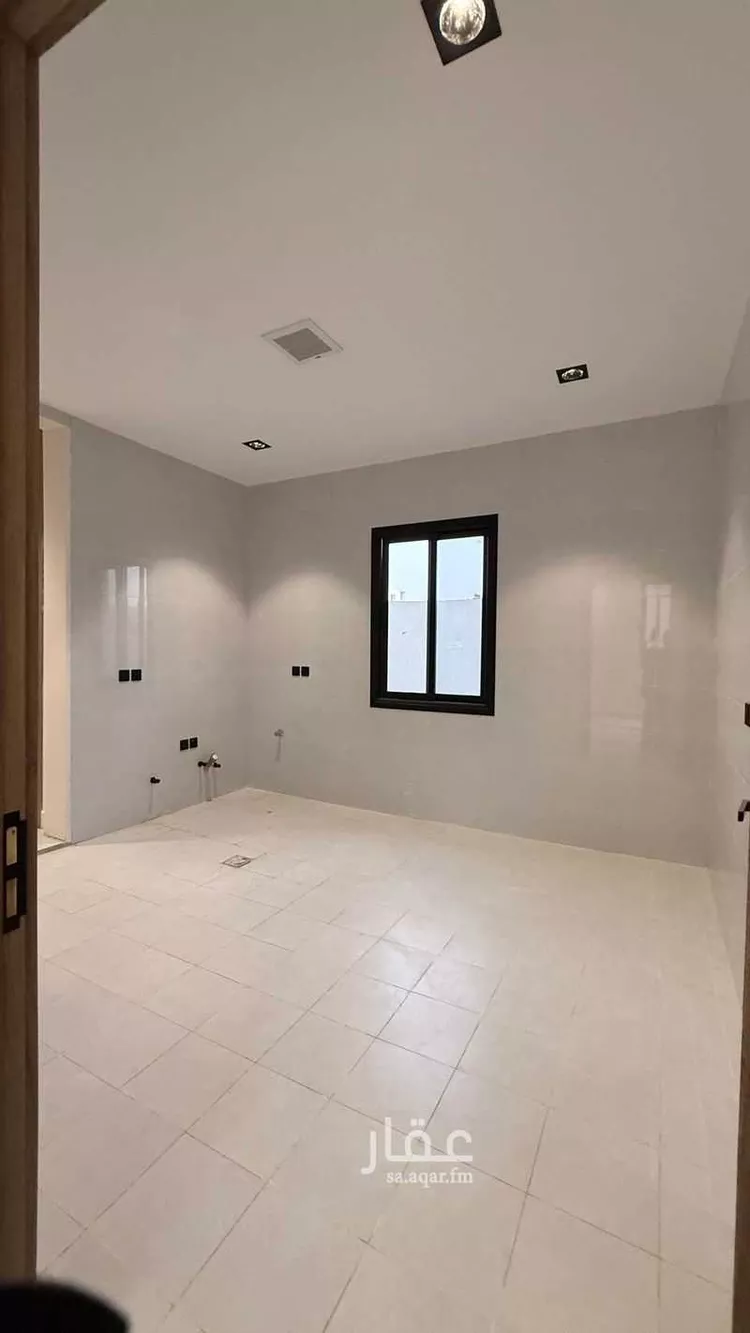 Floor for Sale in Riyadh Al Janadriyah 22