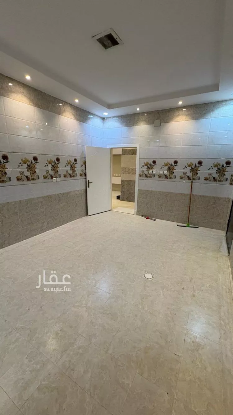 فيلا للإيجار في شارع التبريزي, حي المهدية, مدينة الرياض, منطقة الرياض 11
