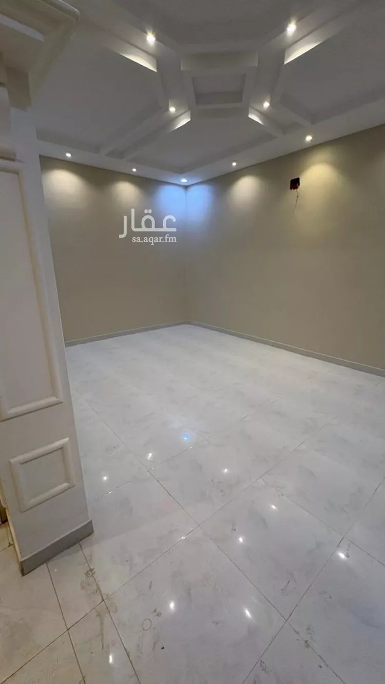 فيلا للإيجار في شارع التبريزي, حي المهدية, مدينة الرياض, منطقة الرياض 12