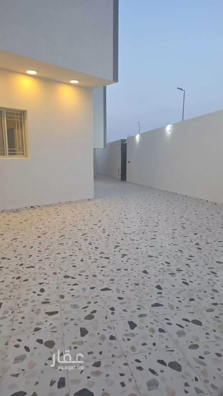 دور للبيع في شارع داود ابن المفضل, حي العزيزية, مدينة المدينة المنورة, منطقة المدينة المنورة صورة 4