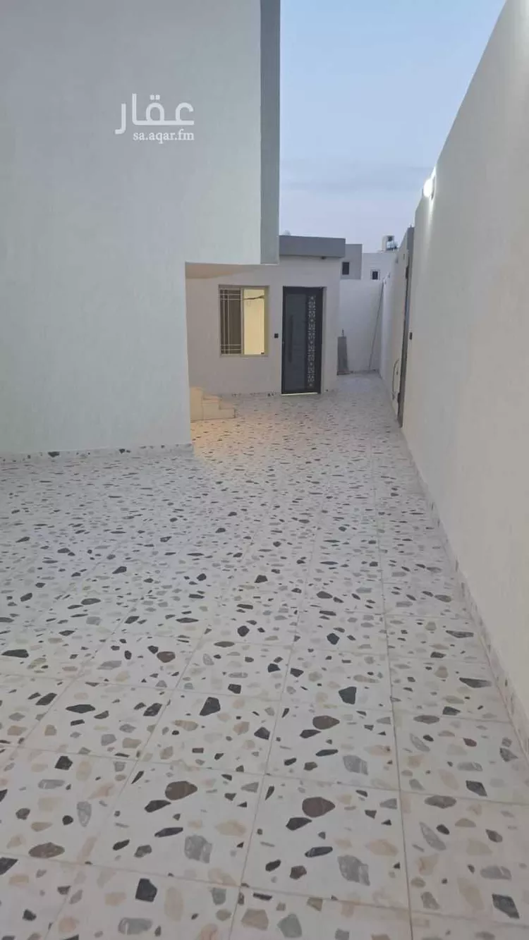 دور للبيع في شارع داود ابن المفضل, حي العزيزية, مدينة المدينة المنورة, منطقة المدينة المنورة صورة 5