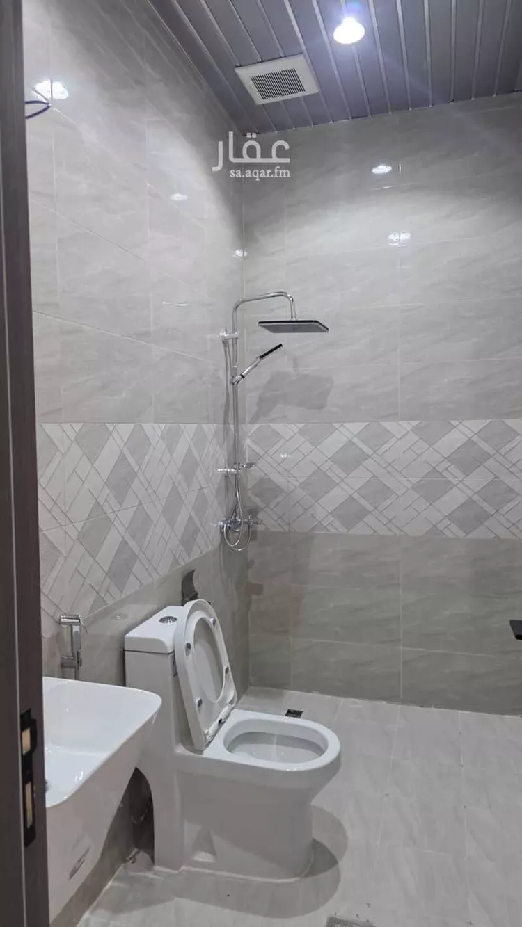 دور للبيع في شارع داود ابن المفضل, حي العزيزية, مدينة المدينة المنورة, منطقة المدينة المنورة صورة 5