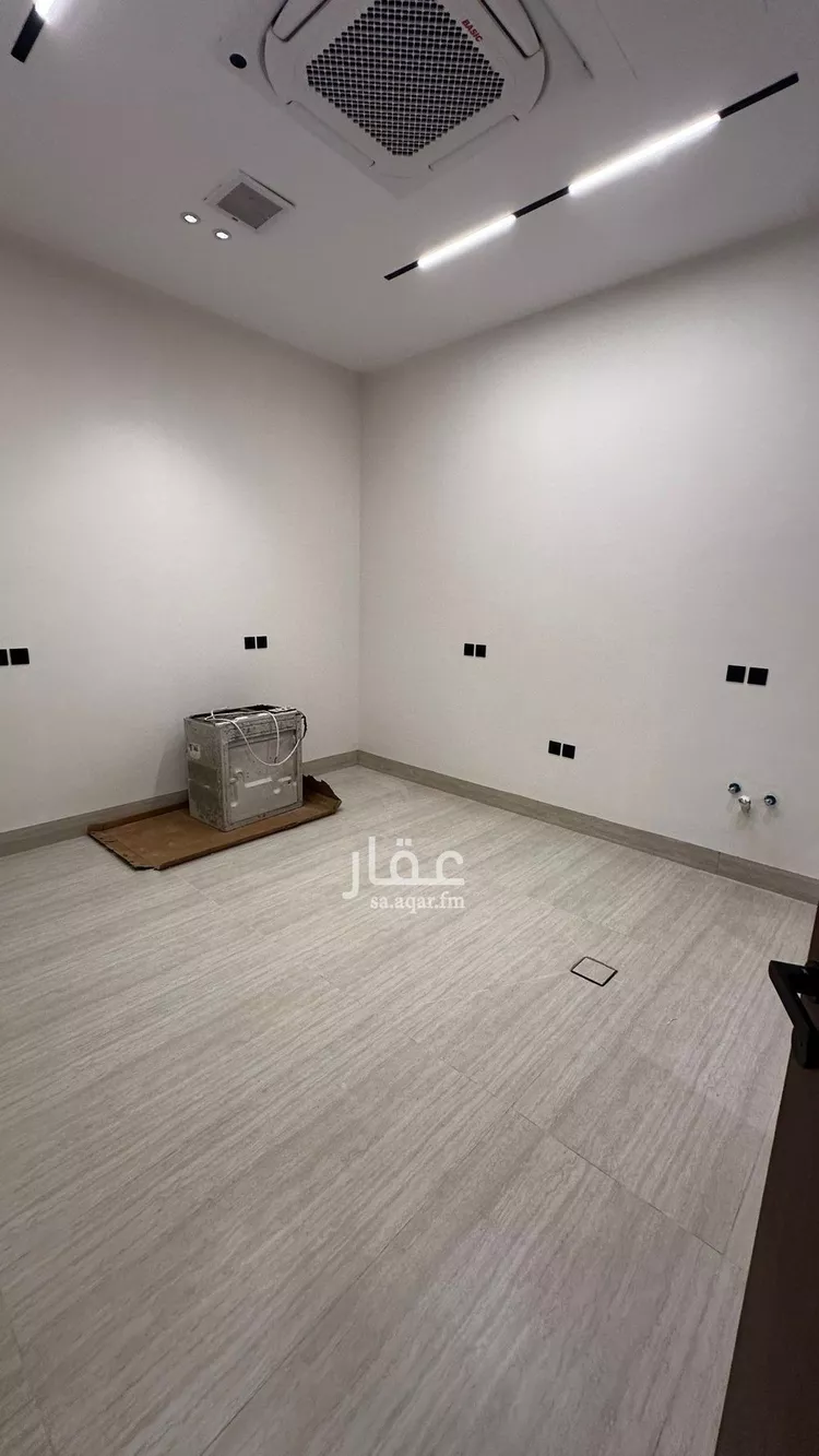 فيلا للبيع في شارع أبي الشيخ الأصبهاني, حي المهدية, مدينة الرياض, منطقة الرياض صورة 2