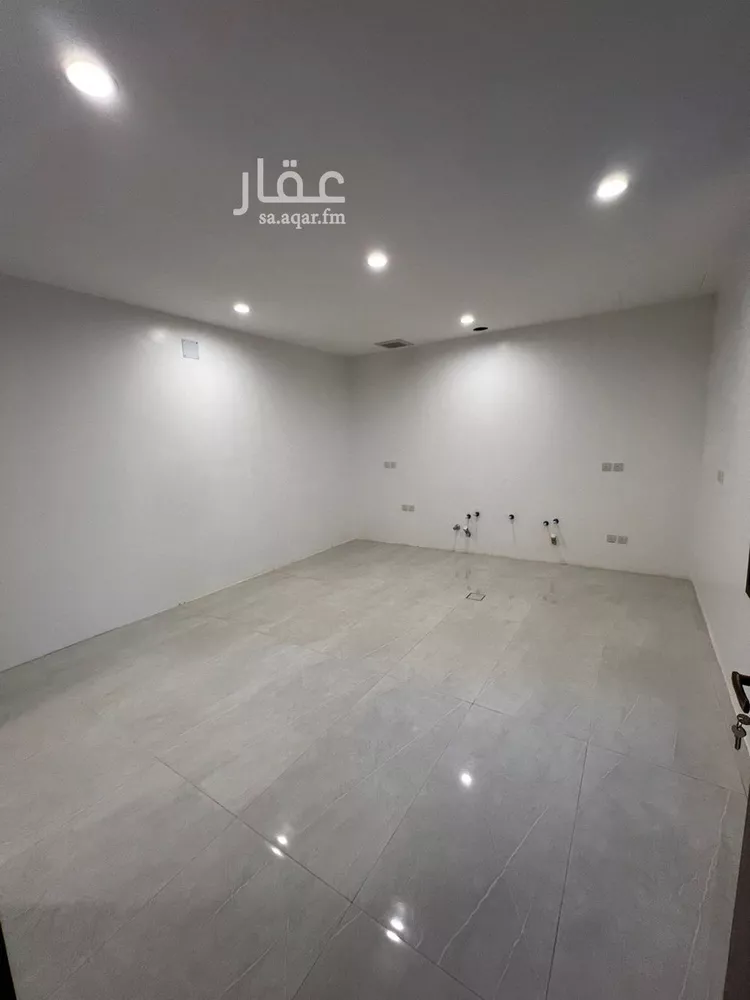 فيلا للبيع في شارع طيبة, حي ظهرة لبن, مدينة الرياض, منطقة الرياض صورة 3