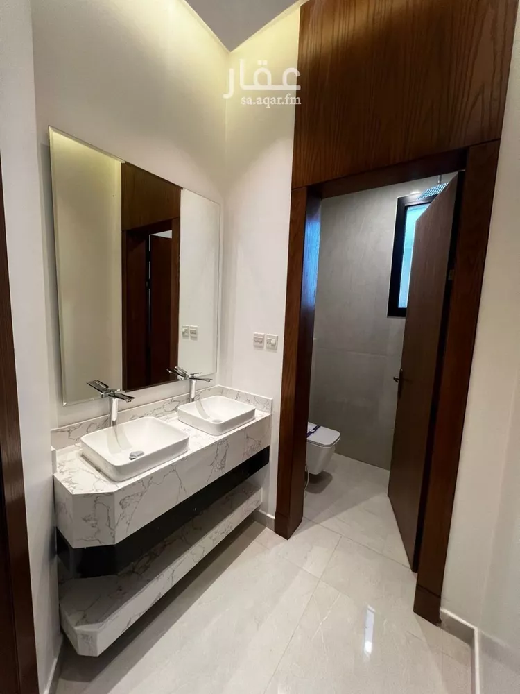 فيلا للبيع في شارع طيبة, حي ظهرة لبن, مدينة الرياض, منطقة الرياض صورة 5