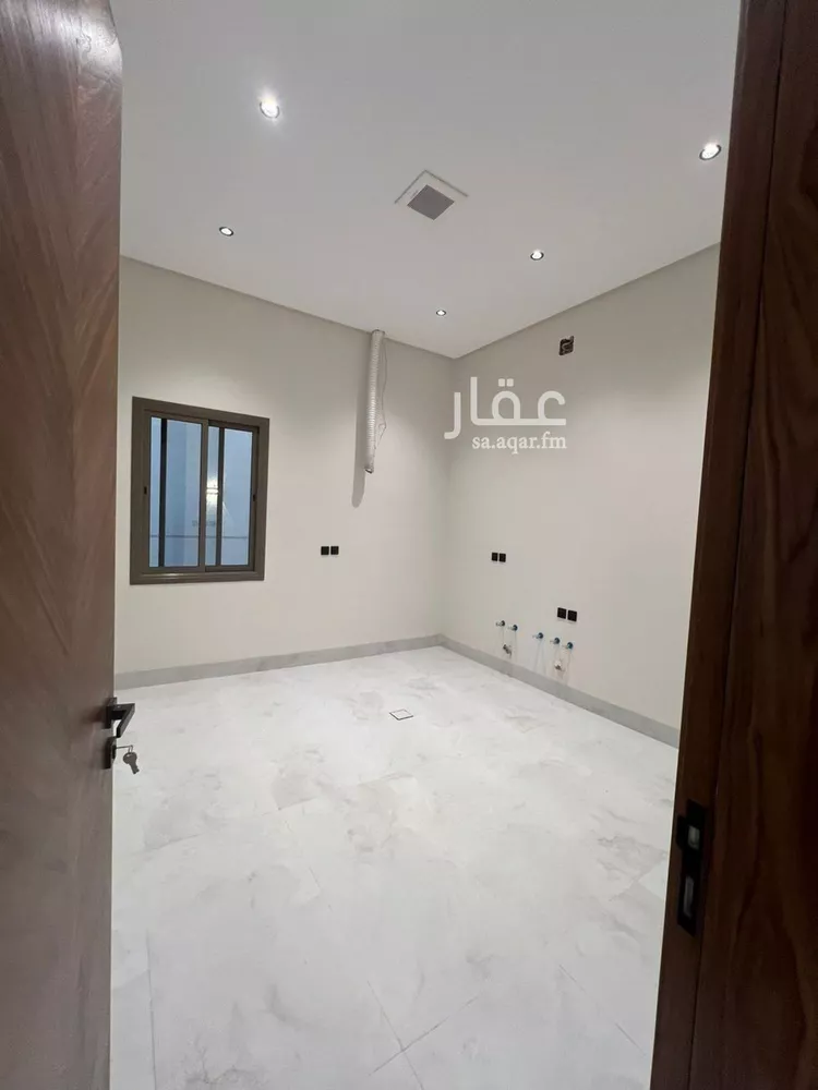 فيلا للبيع في شارع أبي الشيخ الأصبهاني, حي المهدية, مدينة الرياض, منطقة الرياض صورة 4