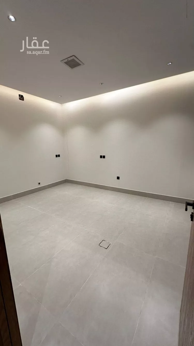 فيلا للبيع في شارع طيبة, حي ظهرة لبن, مدينة الرياض, منطقة الرياض صورة 4