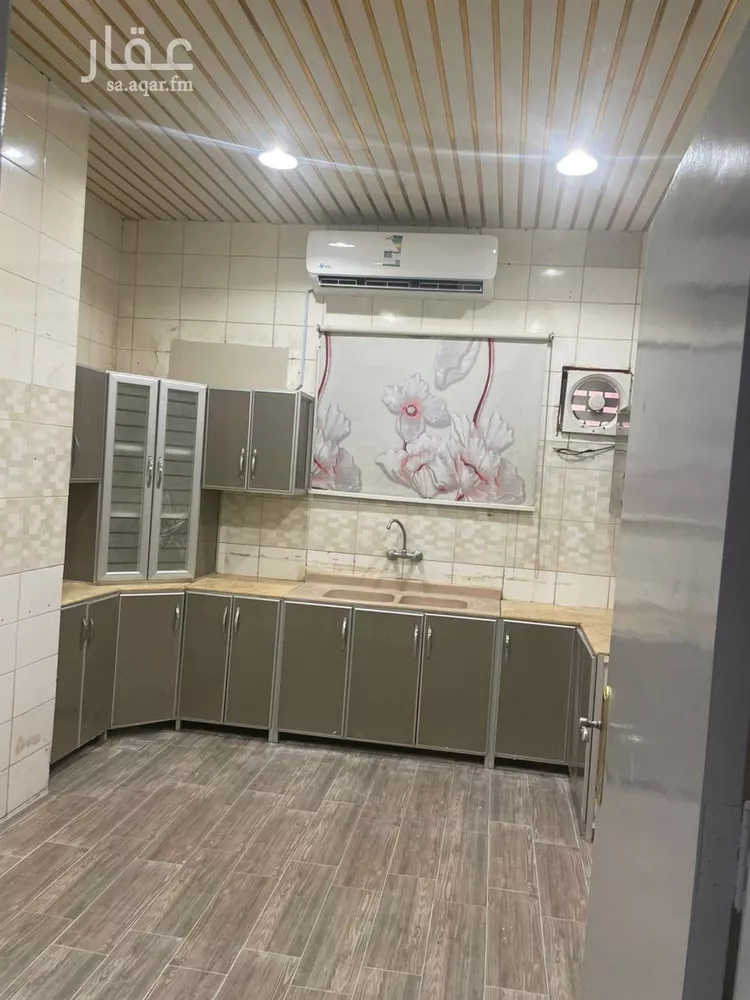 شقة للإيجار في شارع عبدالله بن الزبير, حي العريجاء الغربي, مدينة الرياض, منطقة الرياض صورة 4