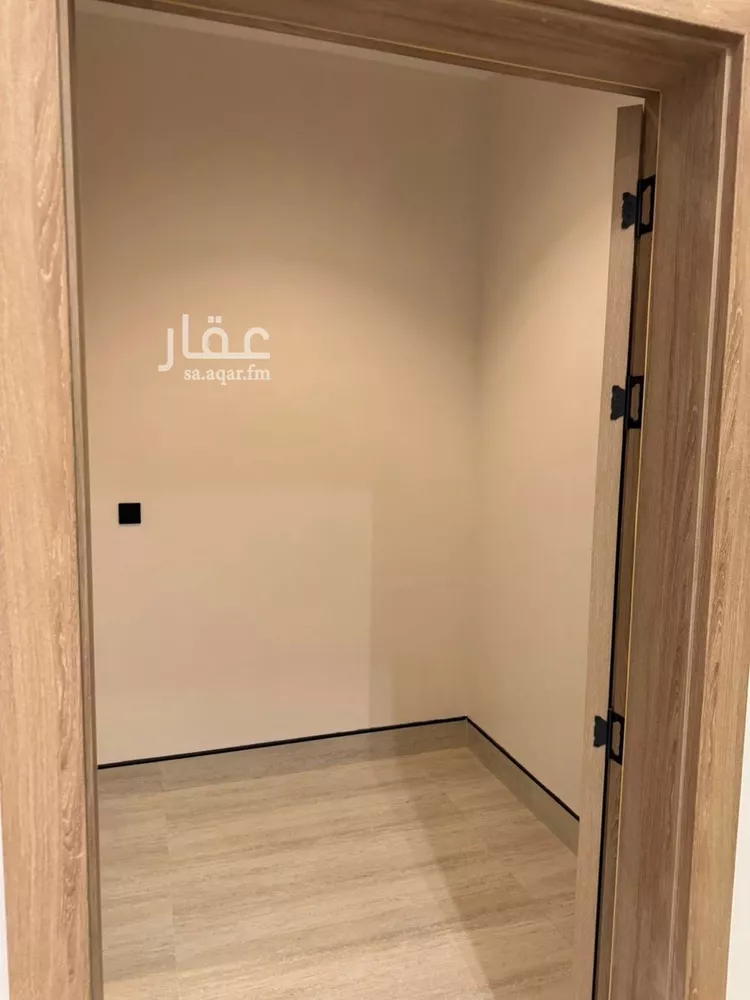 شقة للبيع في شارع الخليفة الناصر لدين الله, حي السويدي الغربي, مدينة الرياض, منطقة الرياض 30