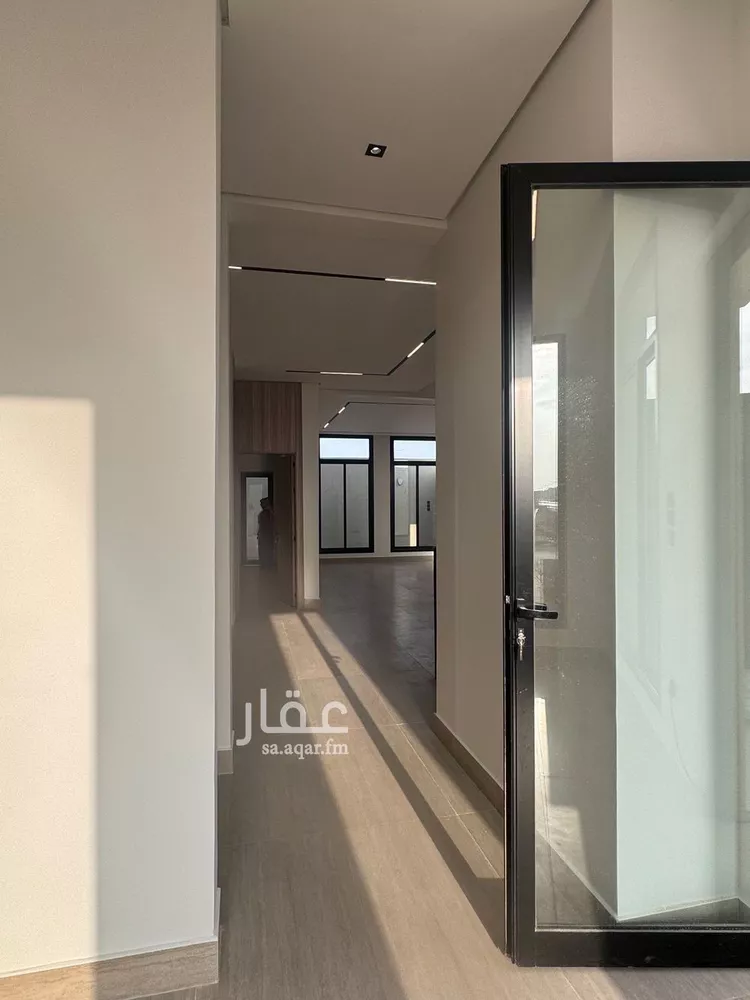 فيلا للبيع في شارع السيل الكبير, حي المهدية, مدينة الرياض, منطقة الرياض صورة 2