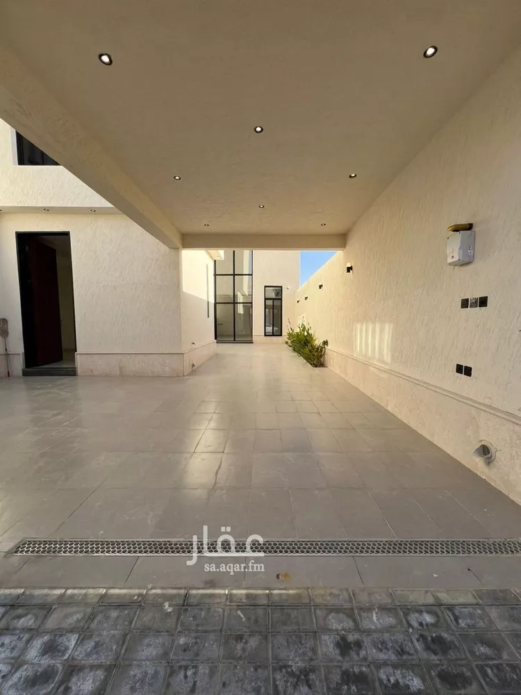 فيلا للبيع في شارع السيل الكبير, حي المهدية, مدينة الرياض, منطقة الرياض 16