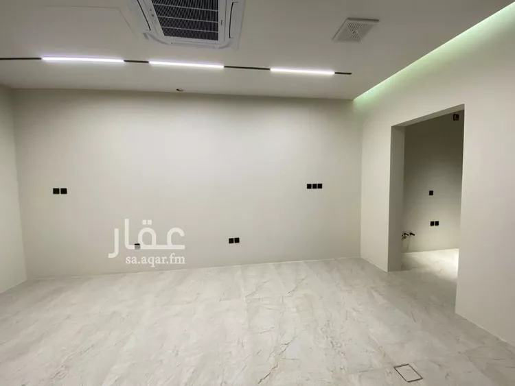 فيلا للبيع في شارع ضوء الصباح, حي المهدية, مدينة الرياض, منطقة الرياض صورة 5