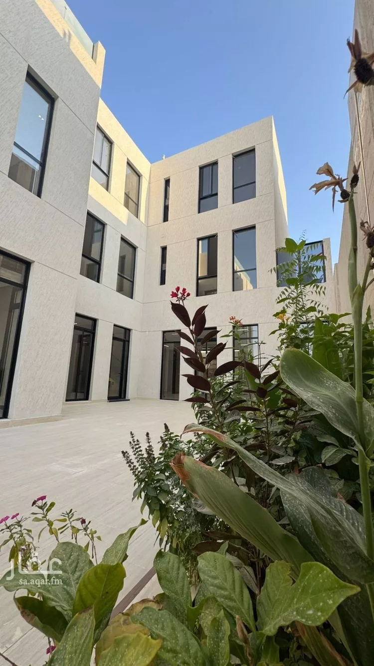 فيلا للبيع في شارع أمين بن محمد مرداد, حي المهدية, مدينة الرياض, منطقة الرياض صورة 3