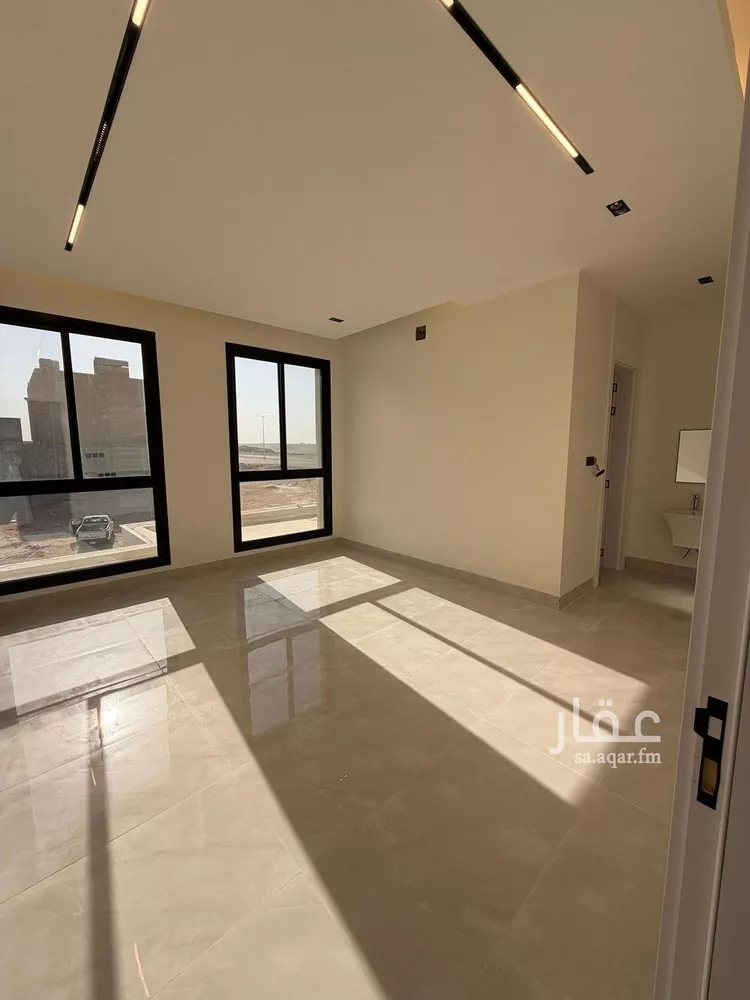 فيلا للبيع في شارع أبي عبدالله محمد بن أيوب, حي المهدية, مدينة الرياض, منطقة الرياض صورة 4