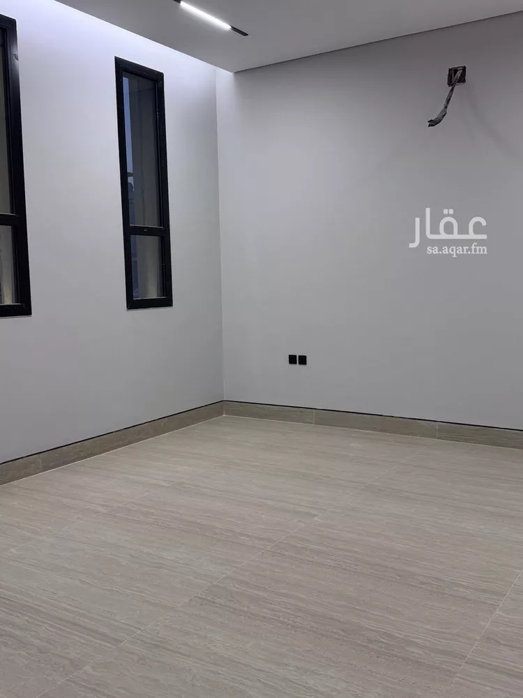 فيلا للبيع في شارع أحمد بن الحسن الأنصاري, حي المهدية, مدينة الرياض, منطقة الرياض صورة 3