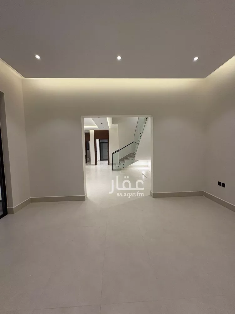 فيلا للبيع في شارع عمر بن يوسف المقرئ, حي المهدية, مدينة الرياض, منطقة الرياض صورة 3