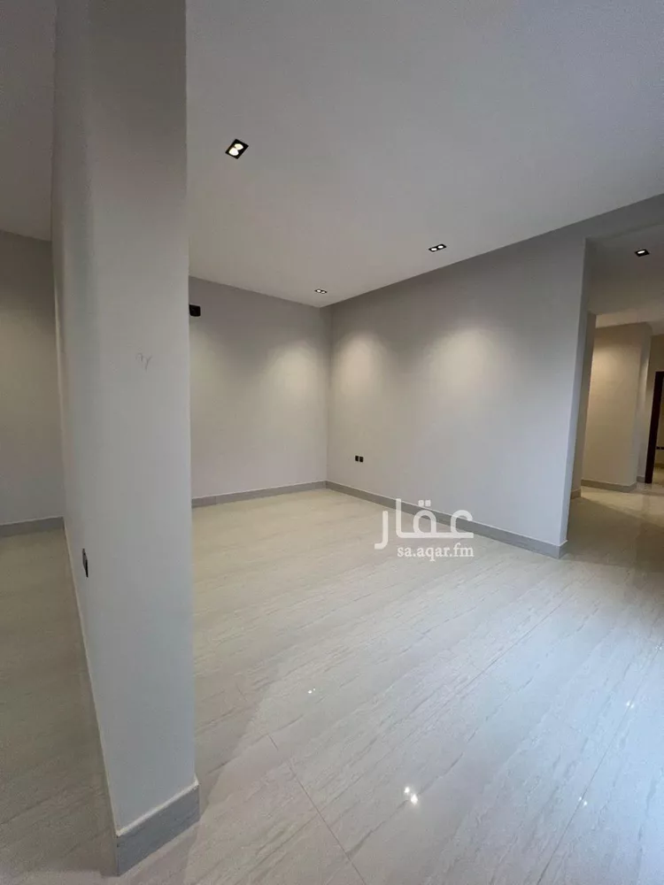 فيلا للبيع في شارع حامد أزهر, حي المهدية, مدينة الرياض, منطقة الرياض صورة 5