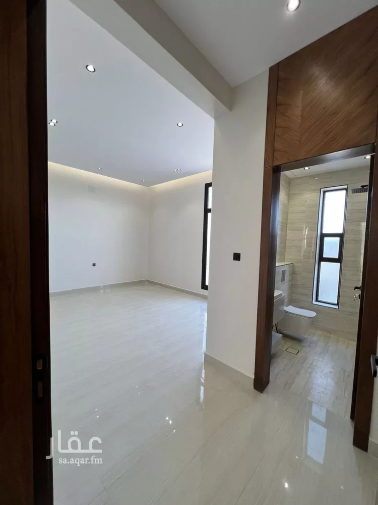 فيلا للبيع في شارع السيل الكبير, حي المهدية, مدينة الرياض, منطقة الرياض صورة 2