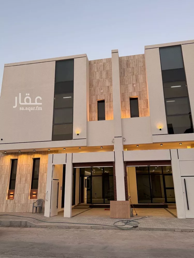 فيلا للبيع في شارع أحمد بن الحسن الأنصاري, حي المهدية, مدينة الرياض, منطقة الرياض