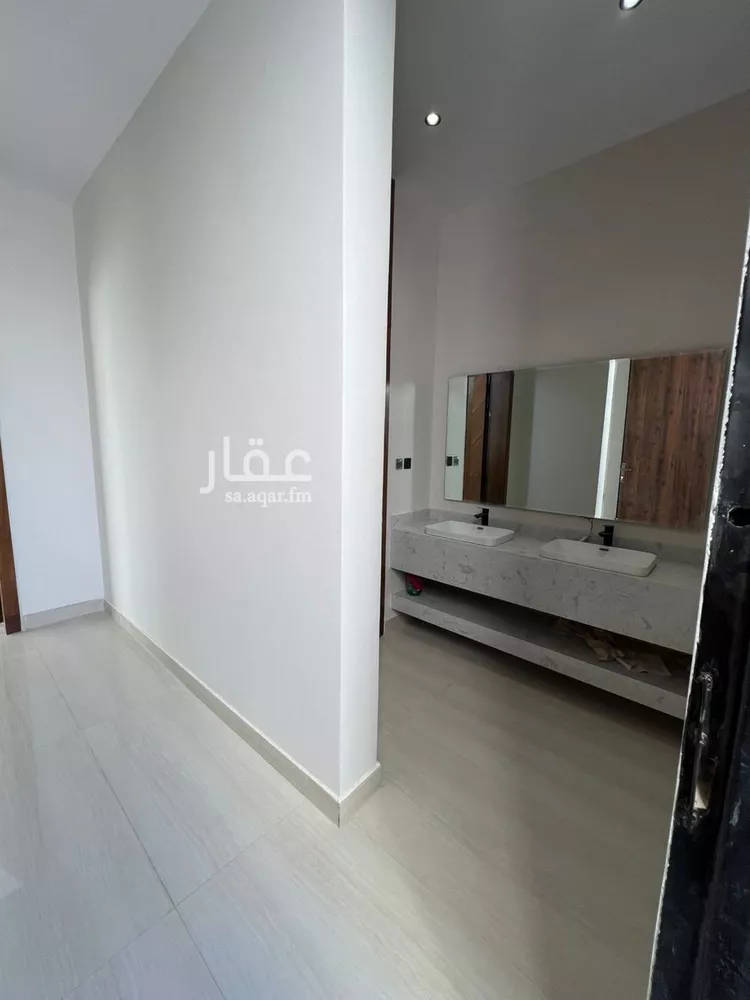 فيلا للبيع في شارع السيل الكبير, حي المهدية, مدينة الرياض, منطقة الرياض 15