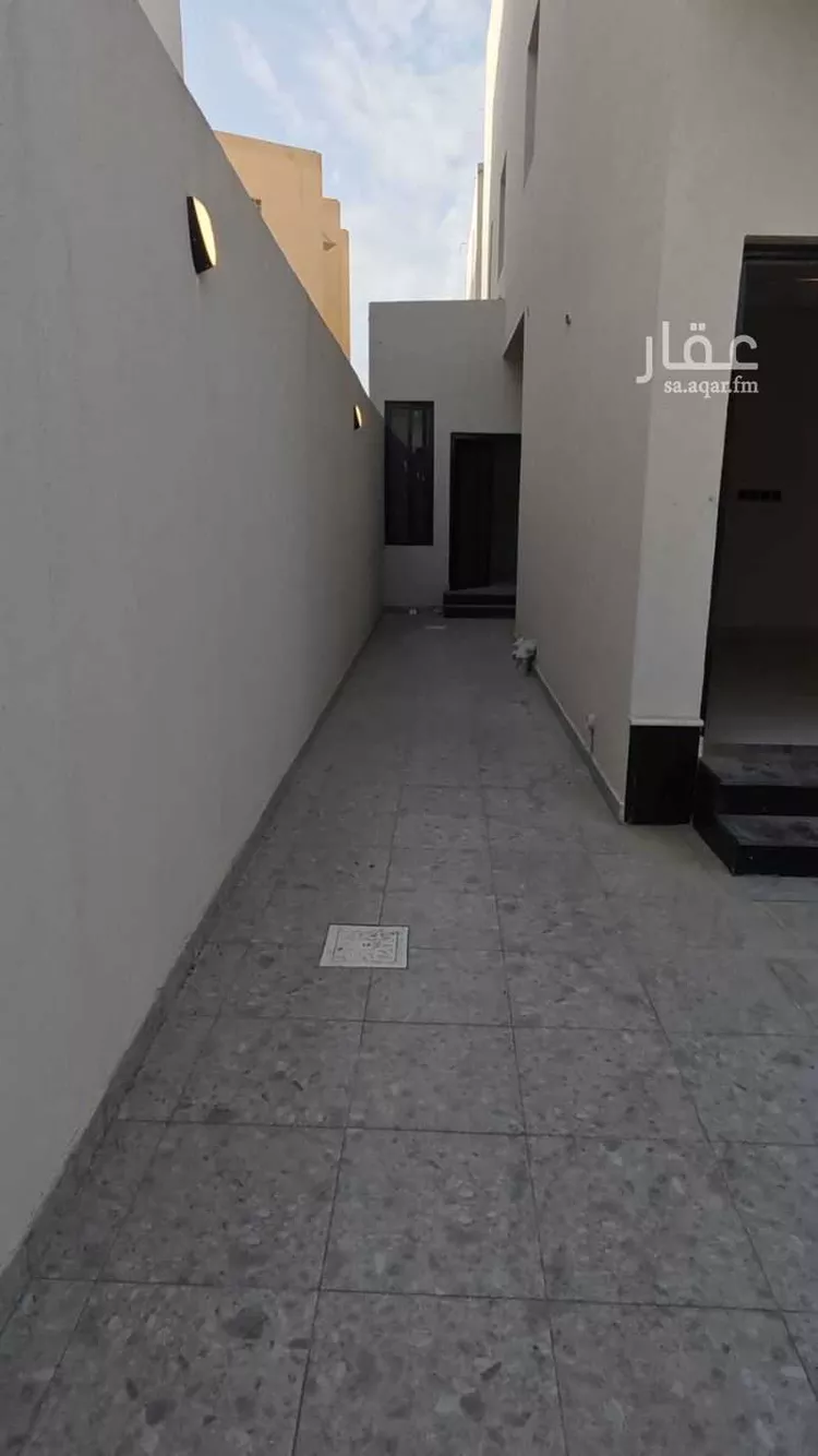 فيلا للبيع في شارع الاشرف الايوبي, حي ضاحية الملك فهد, مدينة الدمام, المنطقة الشرقية صورة 2