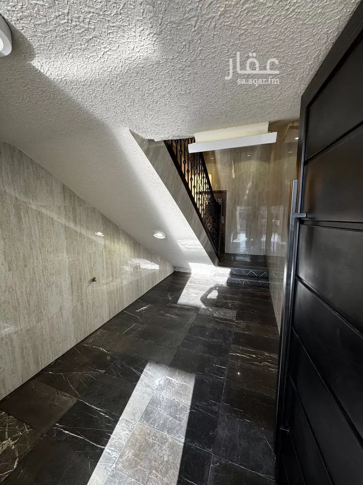 فيلا للبيع في شارع 5437, حي الزهور, مدينة أبها, منطقة عسير صورة 5