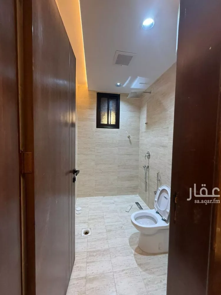 شقة للبيع في شارع عبدالرحمن الزواوي, حي الزهور, مدينة أبها, منطقة عسير صورة 3