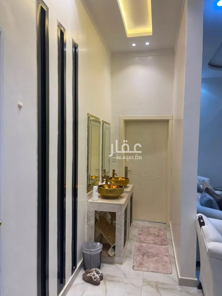 فيلا للإيجار في شارع الكوادر, حي ظهرة لبن, مدينة الرياض, منطقة الرياض 7