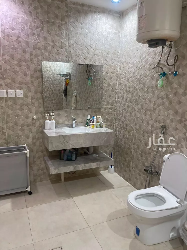 فيلا للإيجار في شارع الكوادر, حي ظهرة لبن, مدينة الرياض, منطقة الرياض صورة 2