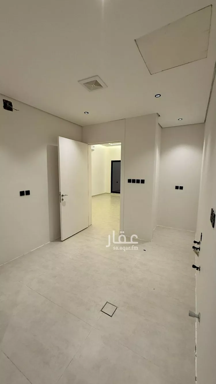 Floor for Rent in Riyadh Ar Rimal 9
