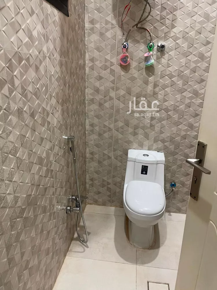 فيلا للإيجار في شارع الكوادر, حي ظهرة لبن, مدينة الرياض, منطقة الرياض 19