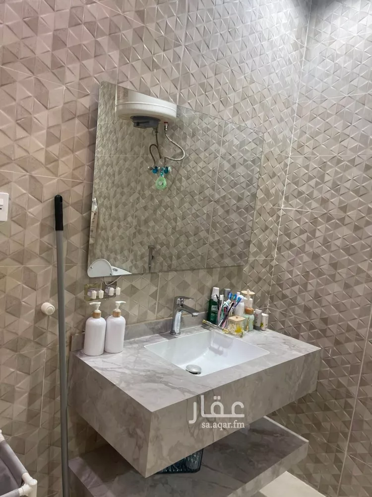 فيلا للإيجار في شارع الكوادر, حي ظهرة لبن, مدينة الرياض, منطقة الرياض 11
