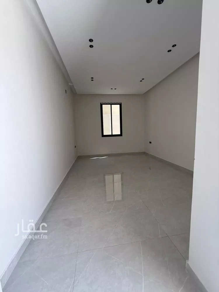 Floor for Sale in Riyadh Al Janadriyah 11