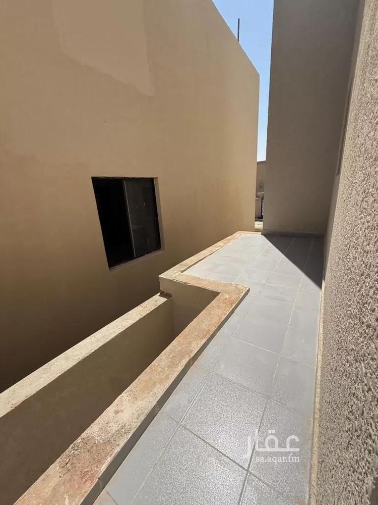 Floor for Sale in Riyadh Al Janadriyah 17